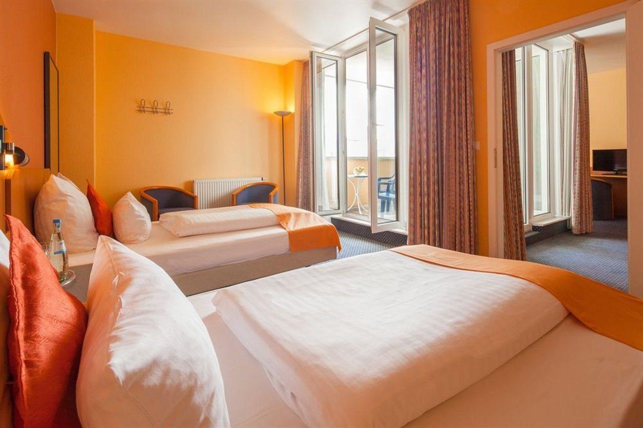 Arcadia Hotel Heidelberg Шветцинген Екстер'єр фото