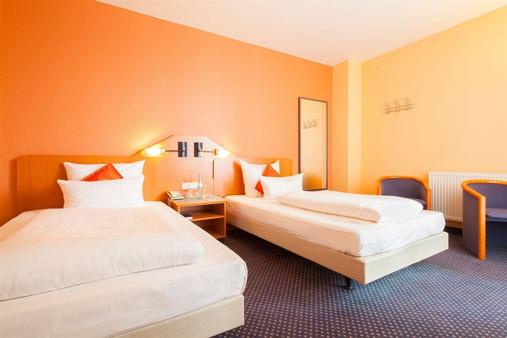 Arcadia Hotel Heidelberg Шветцинген Екстер'єр фото