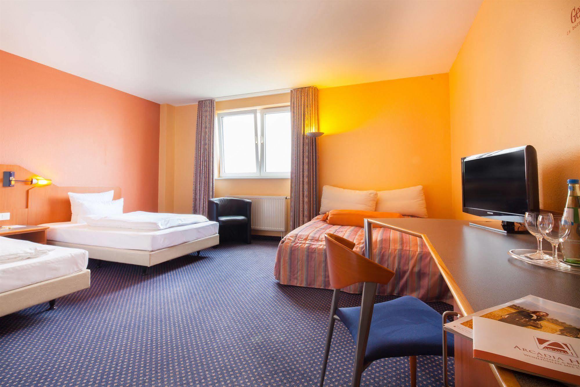 Arcadia Hotel Heidelberg Шветцинген Екстер'єр фото
